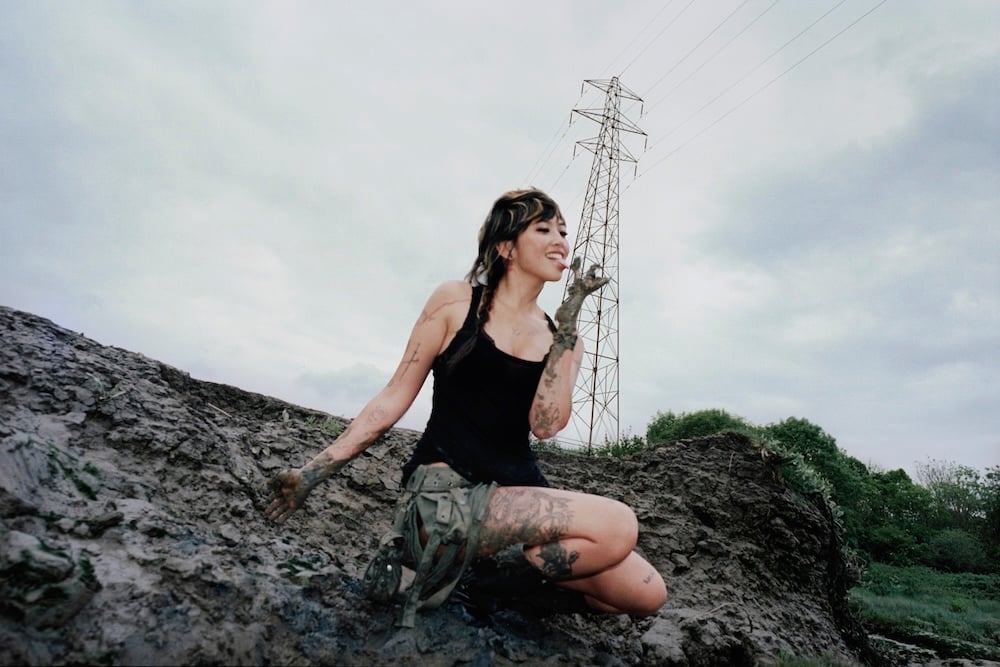 Beabadoobee brings Powerlines tour to an Orlando arena